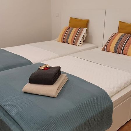 A H - Apartment Oporto Downtown Bagian luar foto