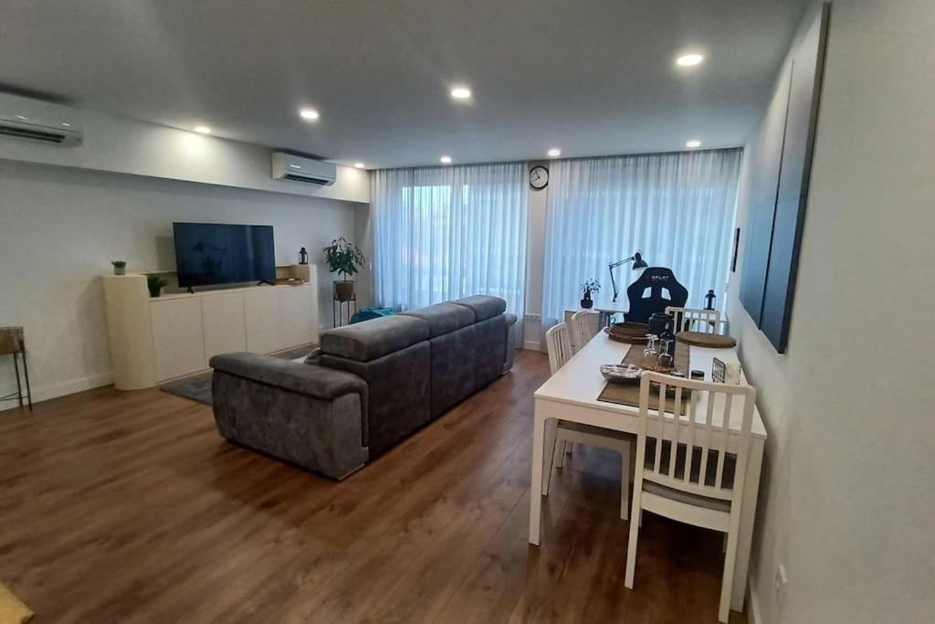 A H - Apartment Oporto Downtown Bagian luar foto