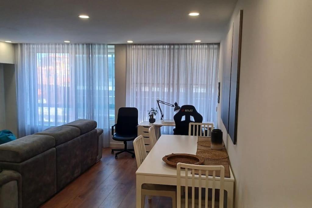 A H - Apartment Oporto Downtown Bagian luar foto